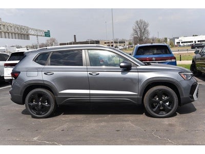 2025 Volkswagen Taos SEL 4MOTION