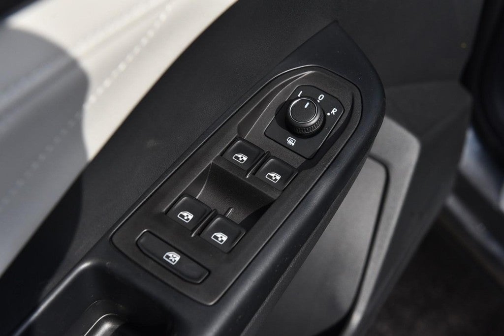 2025 Volkswagen Taos SEL 4MOTION