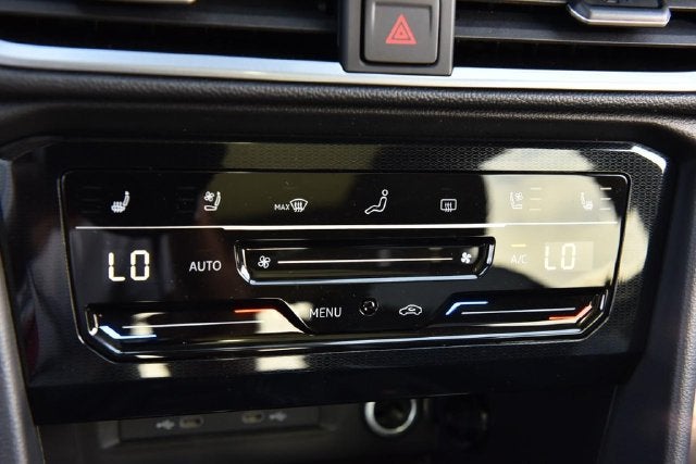 2027 Volkswagen Taos SEL 4MOTION