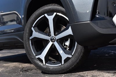 2027 Volkswagen Taos SEL 4MOTION