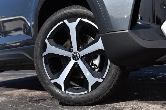 2027 Volkswagen Taos SEL 4MOTION