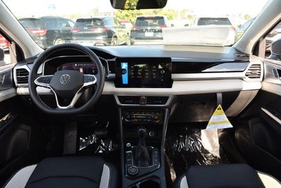 2027 Volkswagen Taos SEL 4MOTION