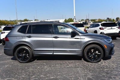 2023 Volkswagen Tiguan 2.0T SE R-Line Black
