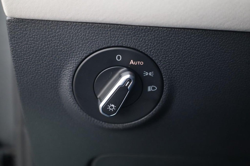 2026 Volkswagen Taos SE FWD