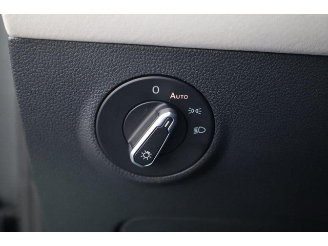 2026 Volkswagen Taos SE FWD