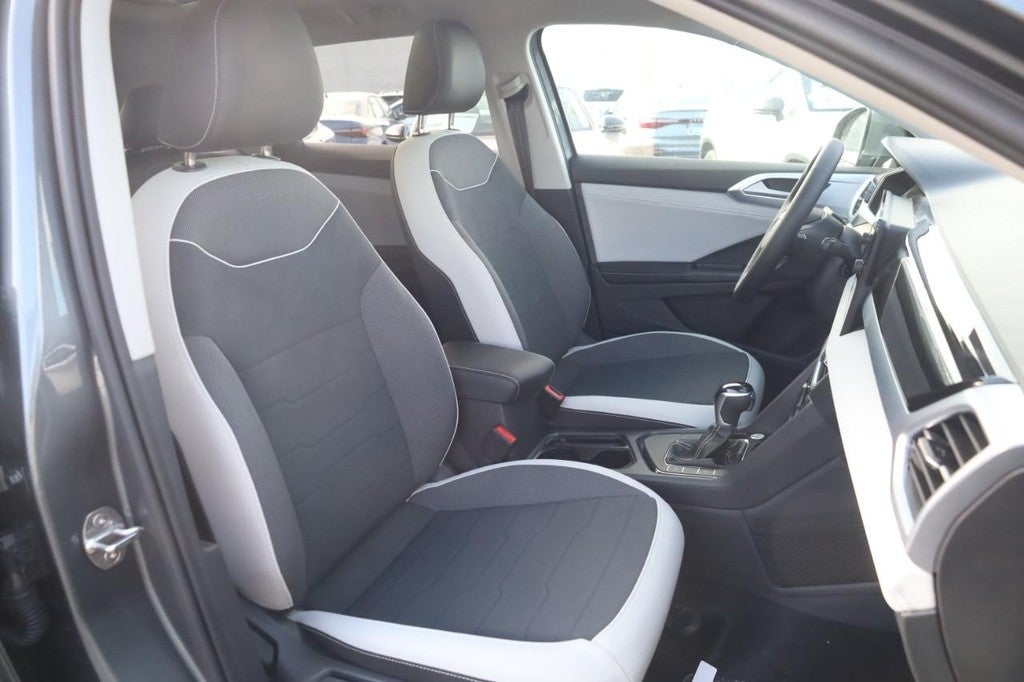 2026 Volkswagen Taos SE FWD