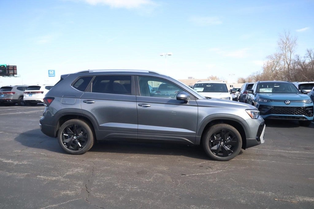 2026 Volkswagen Taos SE FWD