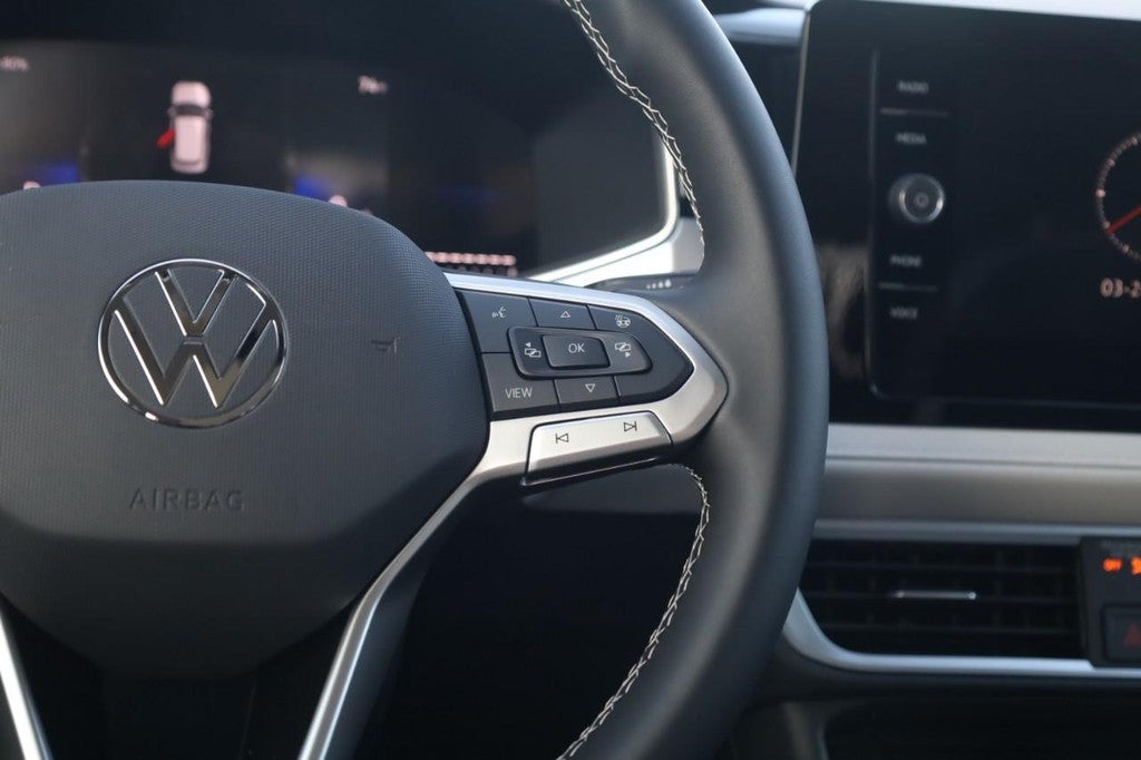 2026 Volkswagen Taos SE FWD