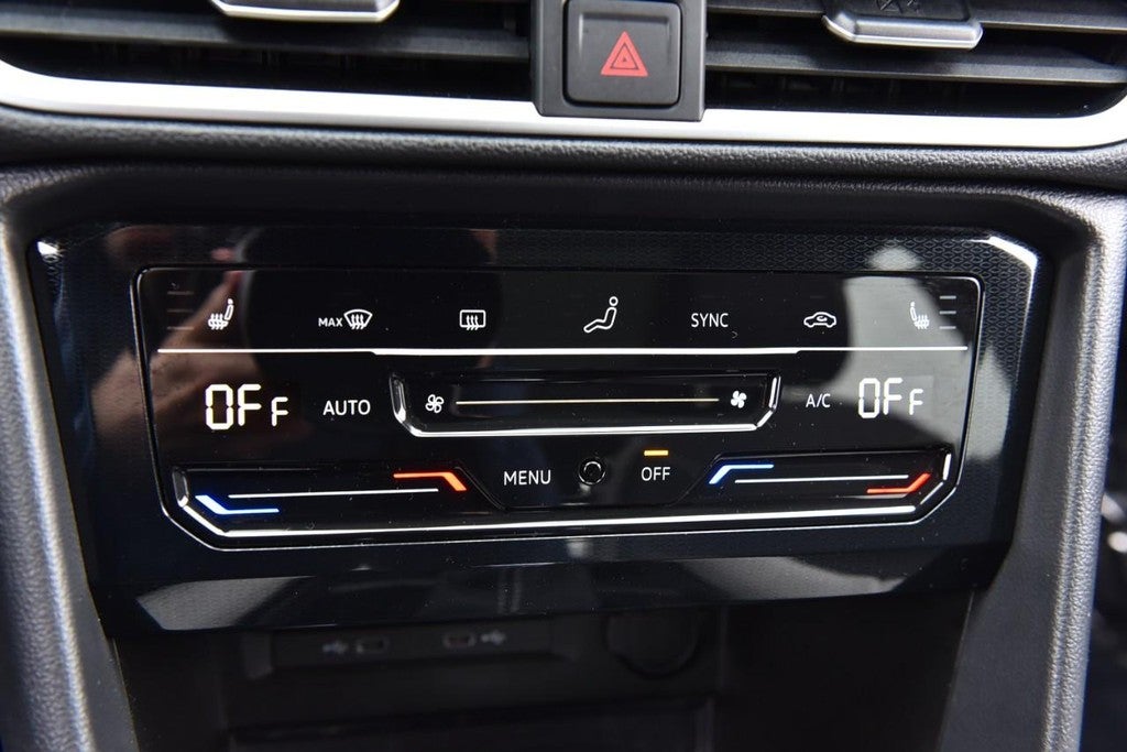 2025 Volkswagen Taos SE FWD