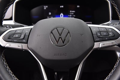 2025 Volkswagen Taos SE FWD