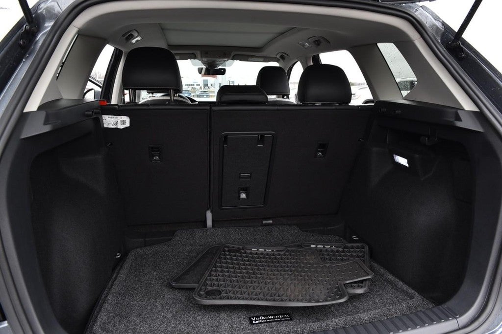 2025 Volkswagen Taos SE FWD