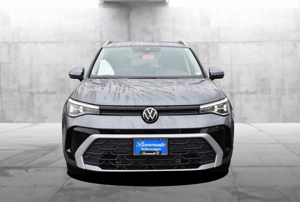 2025 Volkswagen Taos SE FWD