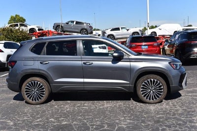 2025 Volkswagen Taos 1.5T SE