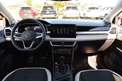 2025 Volkswagen Taos 1.5T SE