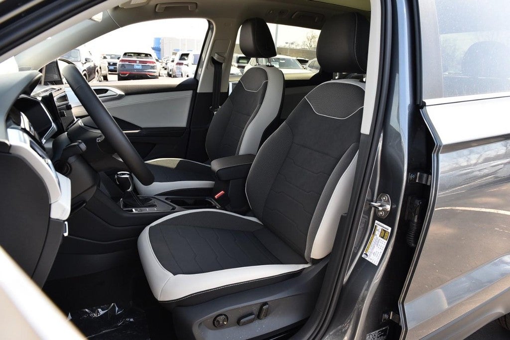 2026 Volkswagen Taos SE FWD