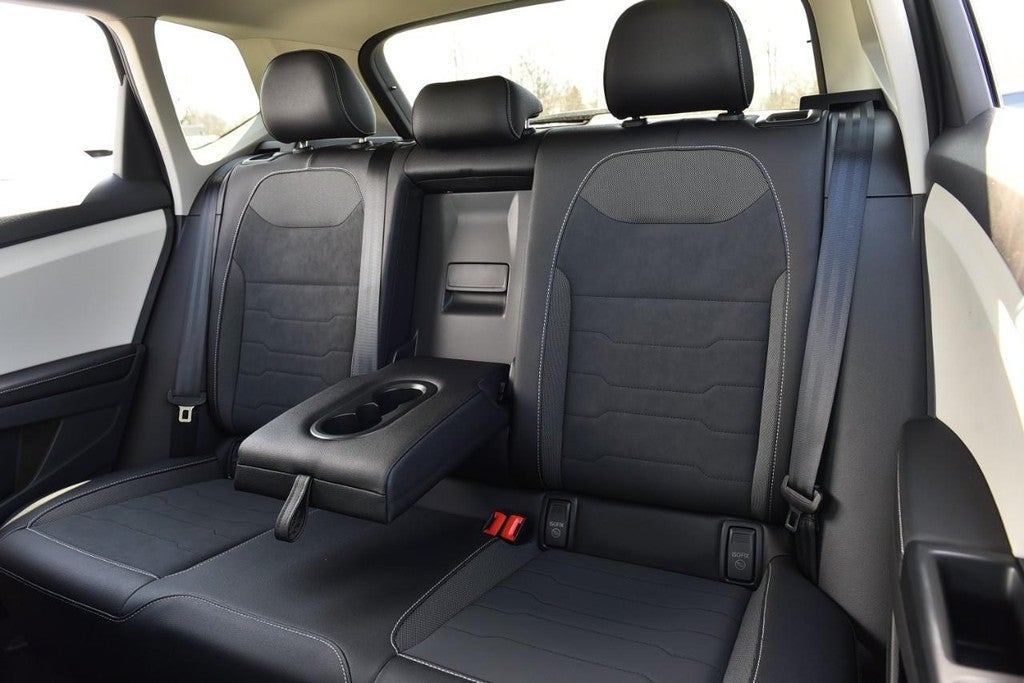 2026 Volkswagen Taos SE FWD