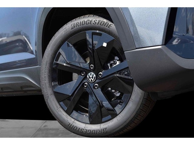 2026 Volkswagen Taos SE FWD