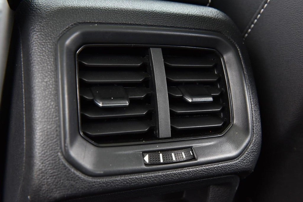 2023 Volkswagen Taos SE FWD