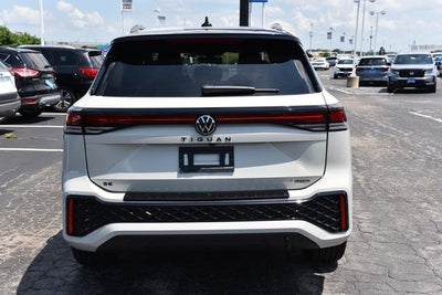 2026 Volkswagen Tiguan 2.0T SE R-Line Black