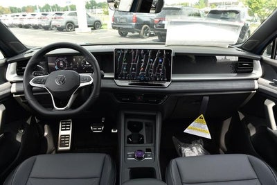2026 Volkswagen Tiguan 2.0T SE R-Line Black