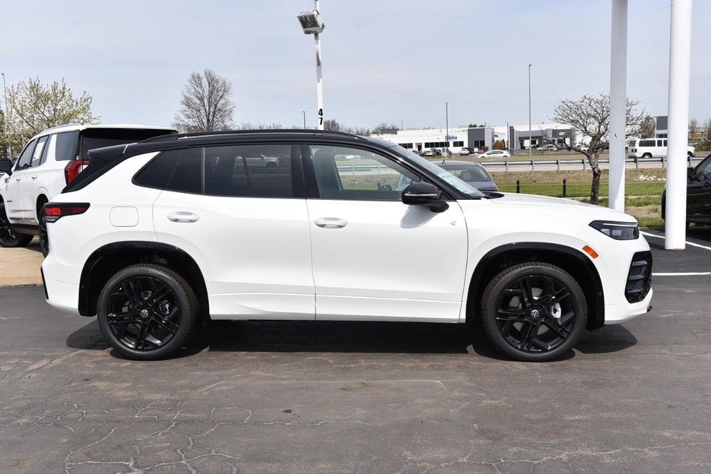 2026 Volkswagen Tiguan 2.0T SE R-Line Black 4MOTION