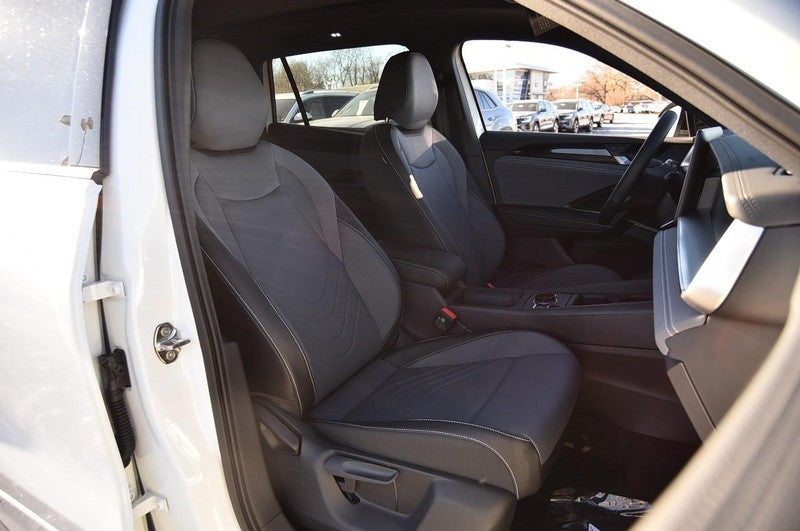 2026 Volkswagen Tiguan 2.0T SE R-Line Black FWD