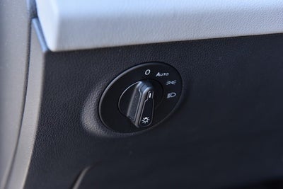 2022 Volkswagen Taos SE FWD