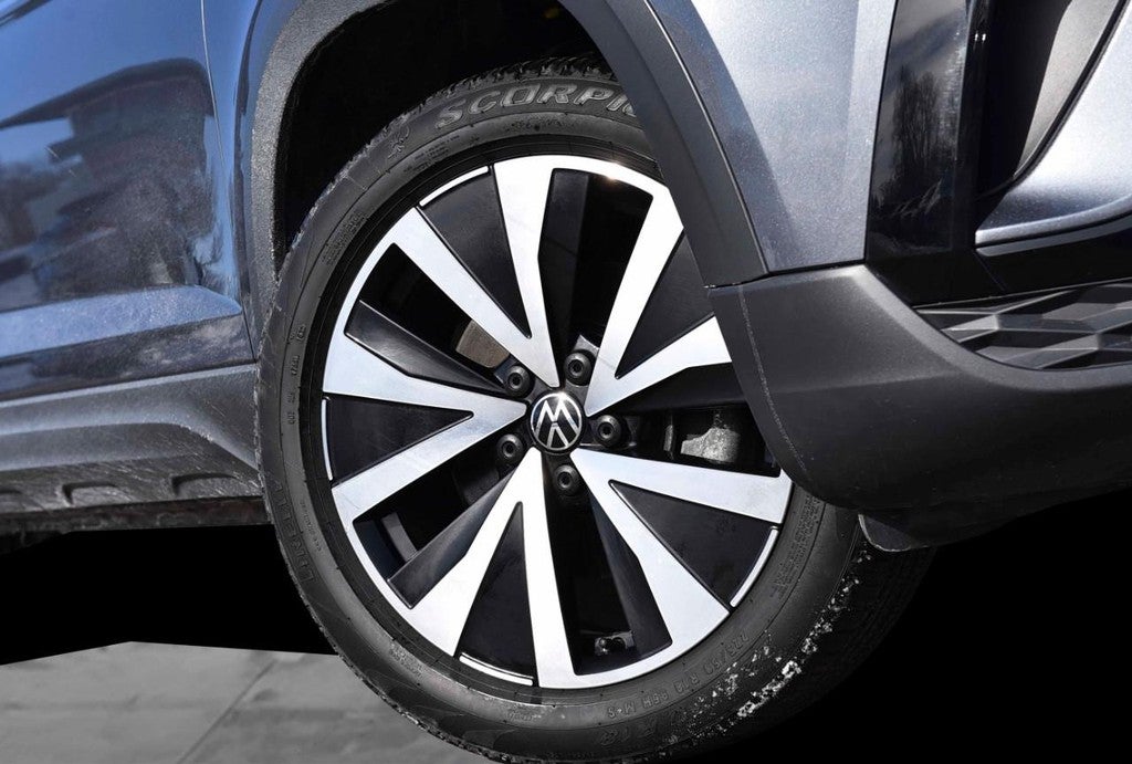 2022 Volkswagen Taos SE 4MOTION