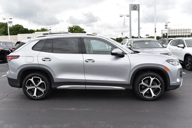 2025 Volkswagen Tiguan 2.0T SE