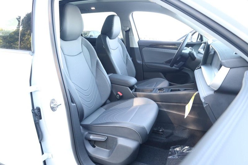 2025 Volkswagen Tiguan 2.0T SE 4MOTION