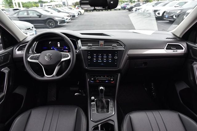 2023 Volkswagen Tiguan 2.0T SE