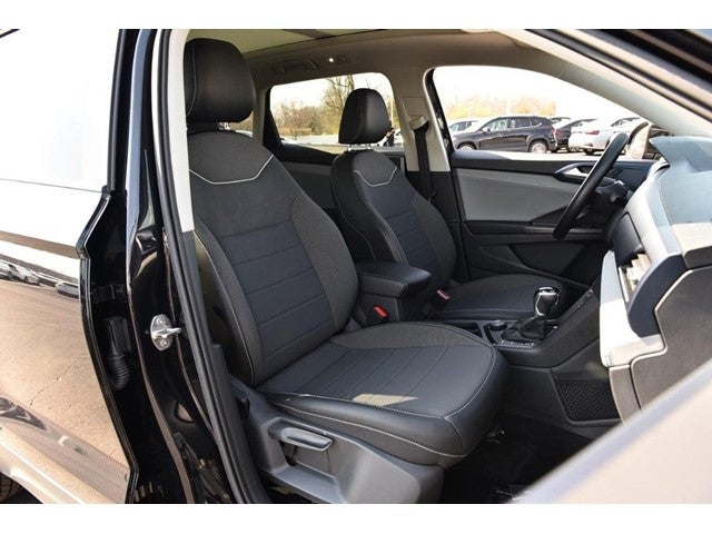 2023 Volkswagen Taos SE 4MOTION