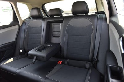 2023 Volkswagen Taos SE 4MOTION