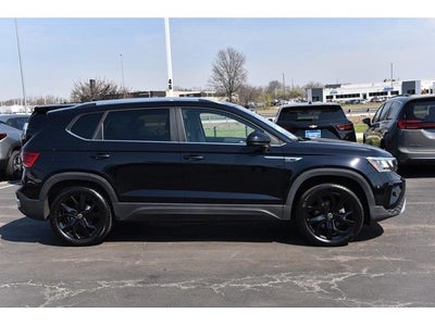 2023 Volkswagen Taos SE 4MOTION