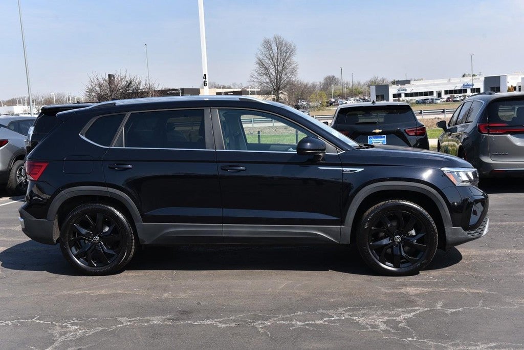 2023 Volkswagen Taos SE 4MOTION