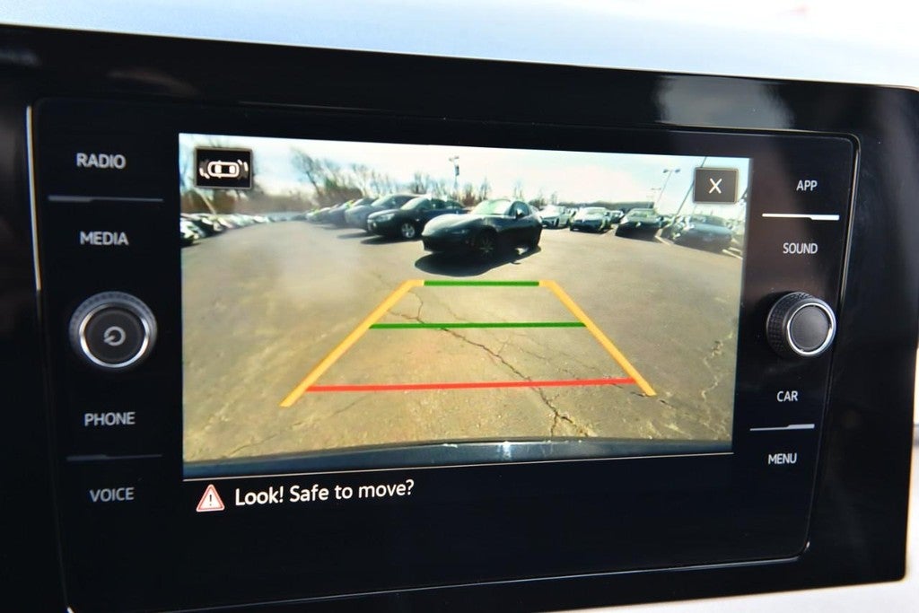 2025 Volkswagen Taos SE FWD