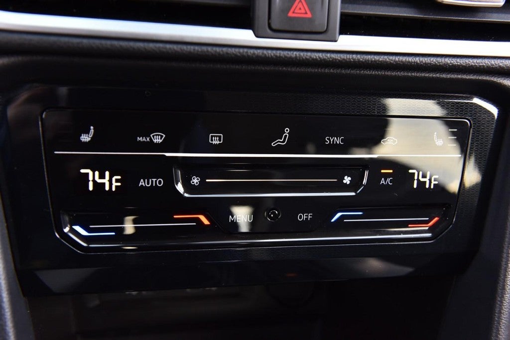 2025 Volkswagen Taos SE FWD