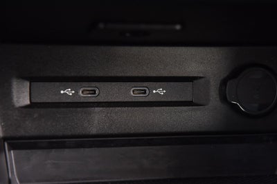 2025 Volkswagen Taos SE FWD