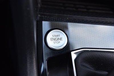 2025 Volkswagen Taos SE FWD