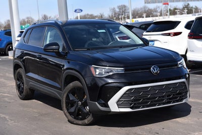 2025 Volkswagen Taos SE FWD