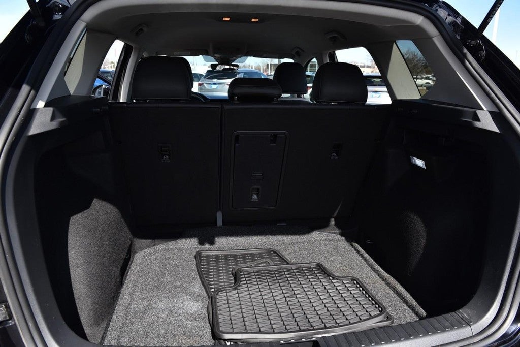 2025 Volkswagen Taos SE FWD