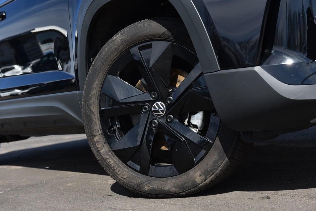 2025 Volkswagen Taos SE FWD