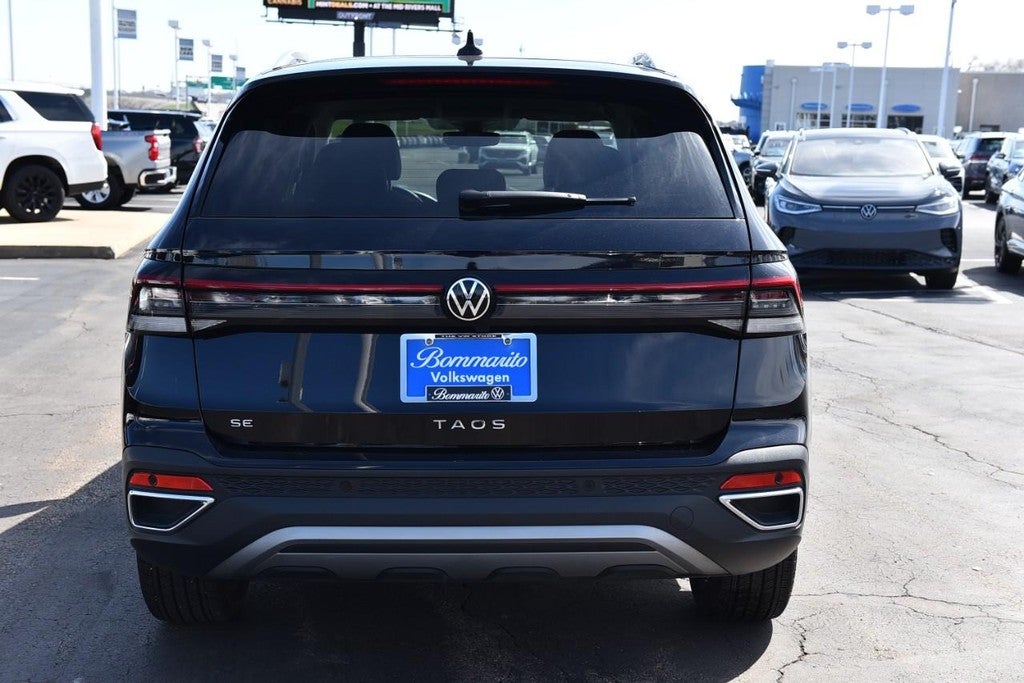 2025 Volkswagen Taos SE FWD
