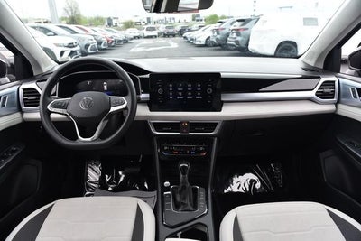 2025 Volkswagen Taos 1.5T SE