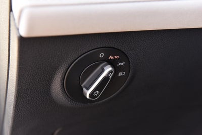 2026 Volkswagen Taos SE FWD