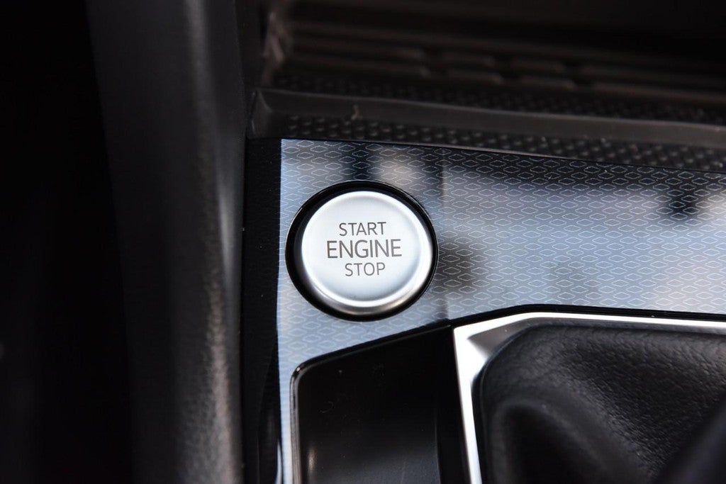 2026 Volkswagen Taos SE FWD