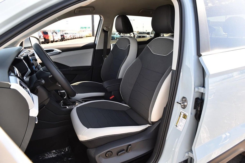 2026 Volkswagen Taos SE FWD