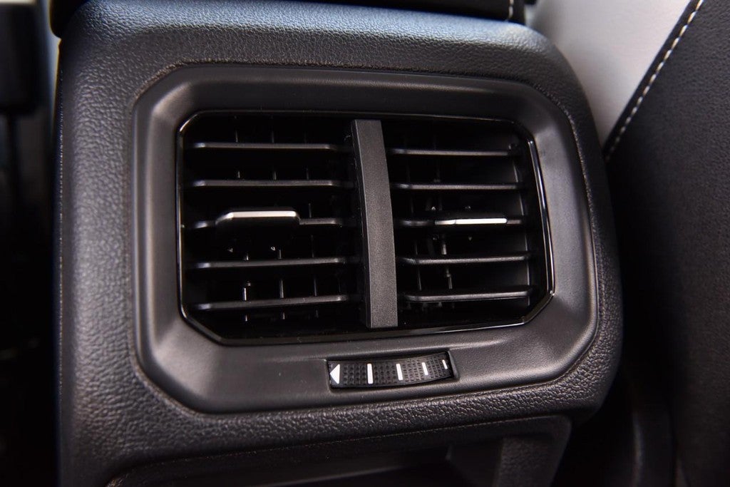 2026 Volkswagen Taos SE FWD