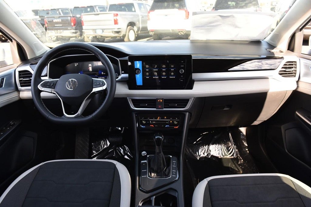 2026 Volkswagen Taos SE FWD