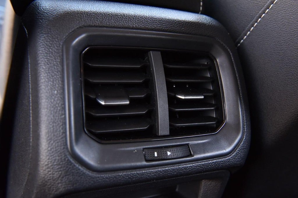 2024 Volkswagen Taos SE FWD